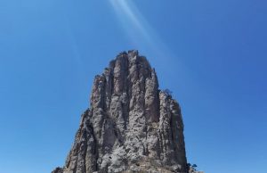 Turistas reciben equinoccio de primavera en Sierra de Bernalejo