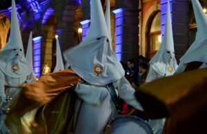 Presentan exposición de fotos de la Procesión del Silencio en Aranzazú
