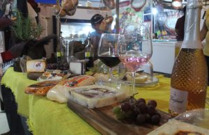 Realizan maridajes de cerveza y mezcal en la Fenapo