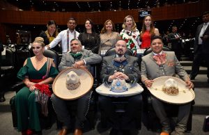 RICARDO GALLARDO RECIBE RECONOCIMIENTO NACIONAL POR IMPULSAR A LA CHARRERÍA