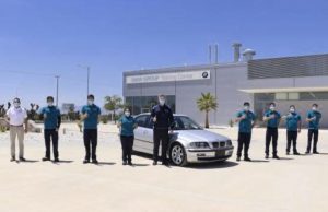 Restauran aprendices potosinos a «Franky» un BMW 328i modelo 2000