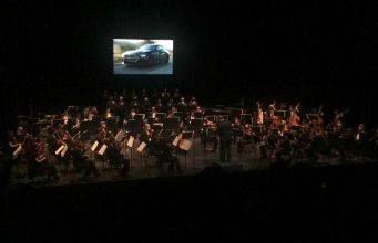 Con concierto de la OSSLP concluye exhibición del BMW serie 2 coupé, en CEART