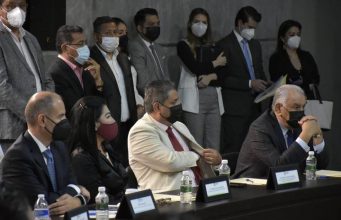 Firman acuerdo de protección al empleo, IP y gobierno