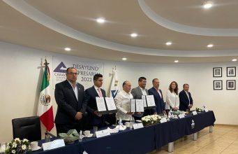 CANACO FIRMA CONVENIO CON COMERCIO MUNICIPAL