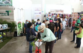 Promueven Segam y Parques Tangamanga adopción de árboles en Fenapo