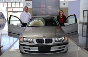 Terminan la restauración de Franky, el BMW Serie 3 que enseñó a varios aprendices sobre tecnología automotriz