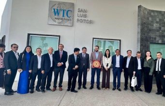 INTERESAN LOS PARQUES INDUSTRIALES DE SLP A COMITIVA VIETNAMITA