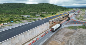 AUTOPISTA SAN LUIS–MATEHUALA EN LA RECTA FINAL DE SU CONSTRUCCIÓN: GOBERNADOR GALLARDO